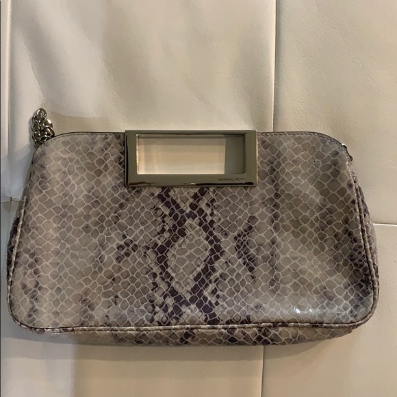 MICHAEL KORS Snakeskin gray clutch - Picture 3 of 6